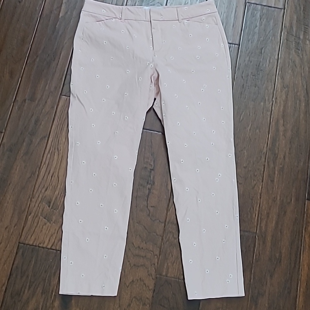 Old Navy Light Pink Pixie Pants with Embroidered Daisies size 12
